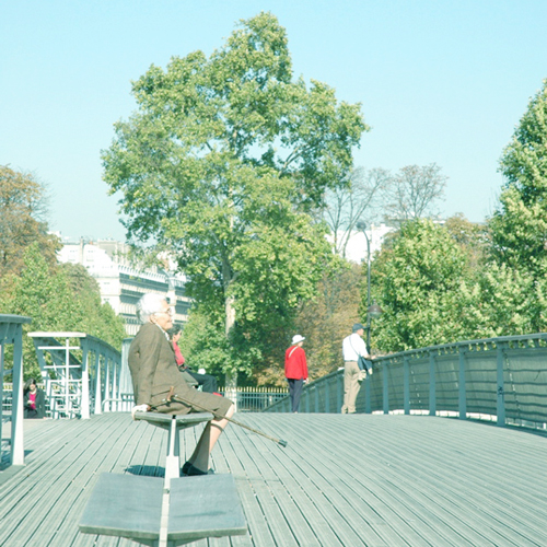 ぼーっとしてるおばあさん