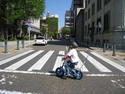 日本大通り自転車