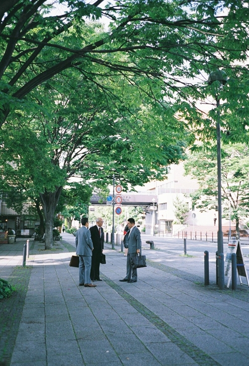 大桟橋付近のビジネスマン
