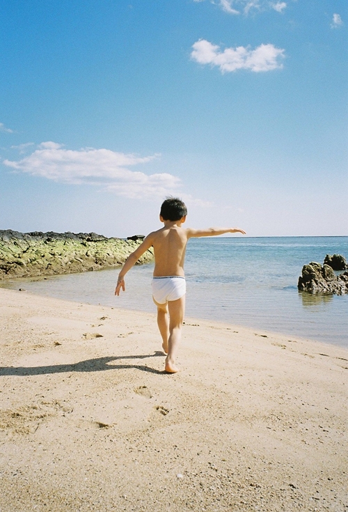 奄美でパンツ一丁