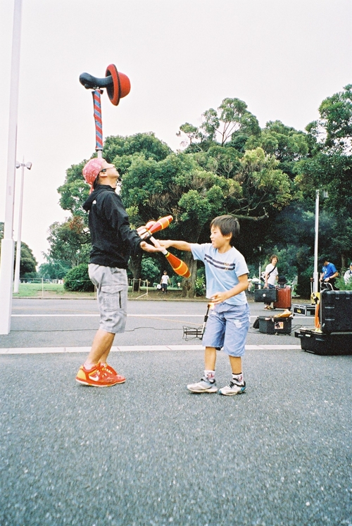 大道芸の手伝い