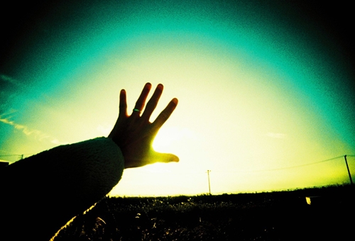 手のひらを太陽に