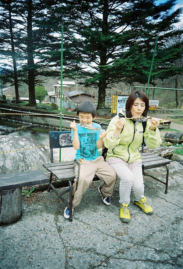 釣った魚を食べる